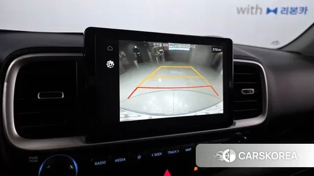 Hyundai Venue 2023 Белый из Кореи, фото 6