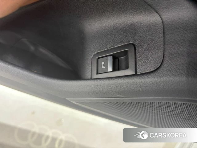 Audi A6 (C8) 2023 Белый из Кореи, фото 6