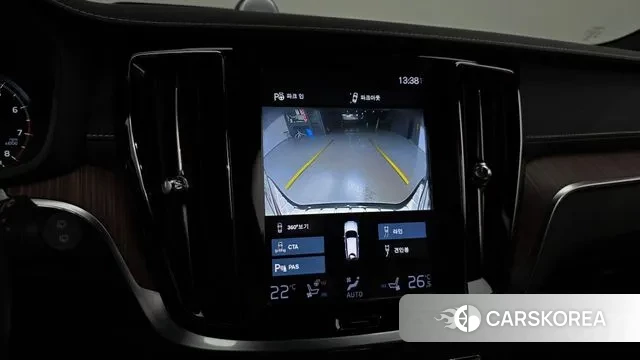 Volvo V60 Cross-Country 2nd Generation 2021 Черный из Кореи, фото 6