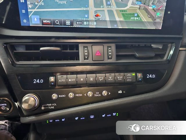 Lexus ES300h 7th generation 2023 Жемчужный цвет из Кореи, фото 6