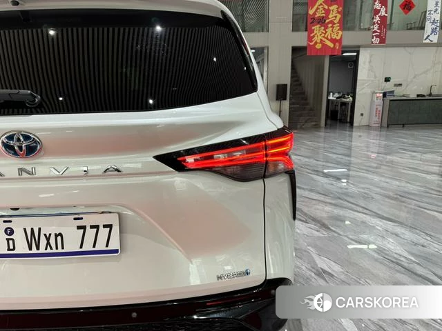 Toyota Grevia 2023 Белый из Китая, фото 6