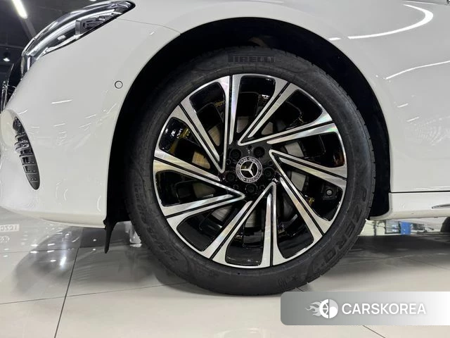 Mercedes-Benz E-Class W214 2025 Белый из Кореи, фото 6