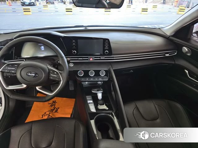 Hyundai Elantra 2023 Белый из Китая, фото 6