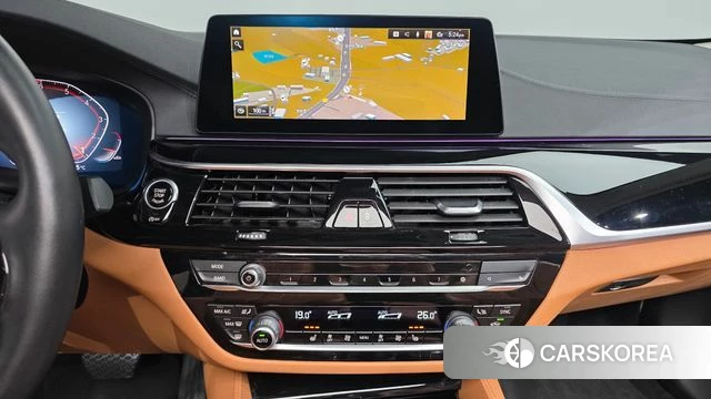 BMW 5 Series (G30) 2020 Белый из Кореи, фото 6