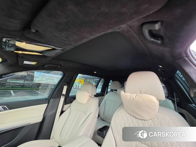 BMW X7 (G07) 2024 Черный из Кореи, фото 6