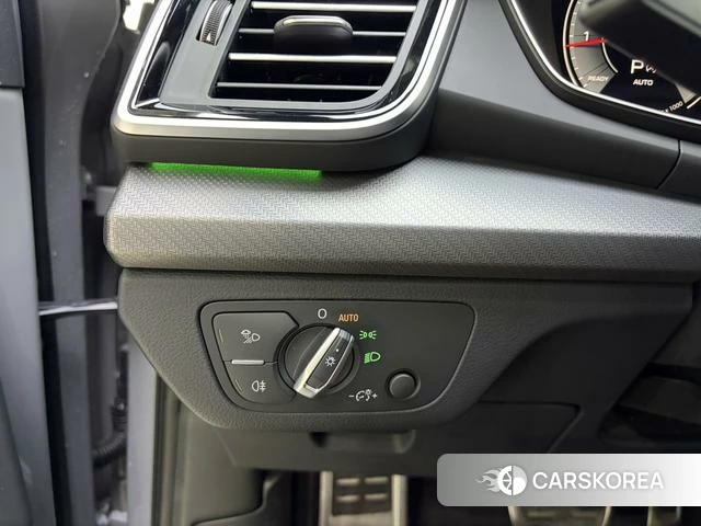 Audi Q5L 2025 Темно-серый из Китая, фото 6