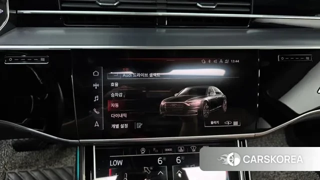 Audi A8 (D5) 2021 Черный из Кореи, фото 6