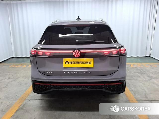 Volkswagen Tiguan L 2024 Темно-серый из Китая, фото 6