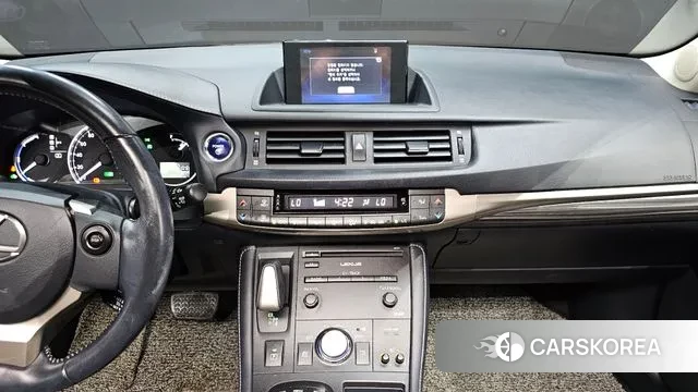 Lexus CT200h 2018 Песочный из Кореи, фото 6