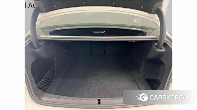 BMW 3 Series (G20) 2025 Белый из Кореи, фото 6