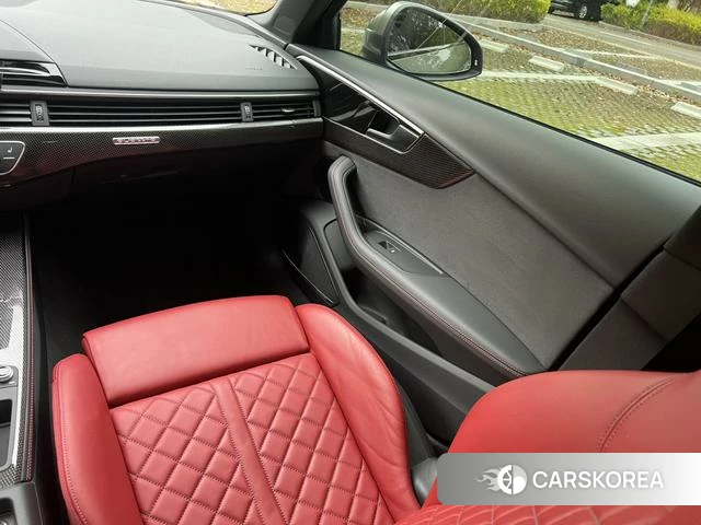 Audi S4 2023 Темно-серый из Китая, фото 6