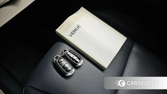 Hyundai Venue 2024 Серебристо-серый из Кореи, фото 6