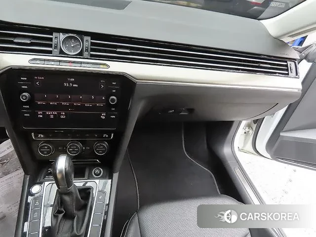 Volkswagen Arteon 2019 Белый из Кореи, фото 6