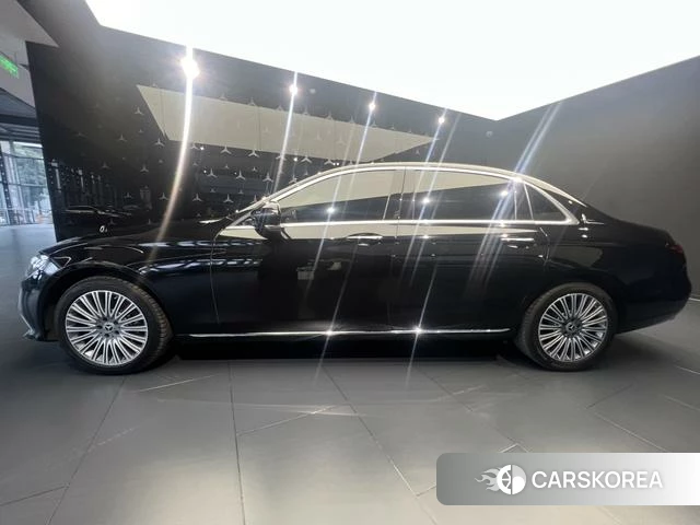 Mercedes-Benz E-class 2022 Черный из Китая, фото 6