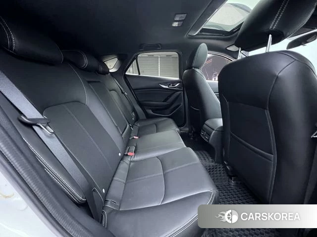 Mazda CX-4 2023 Белый из Китая, фото 6