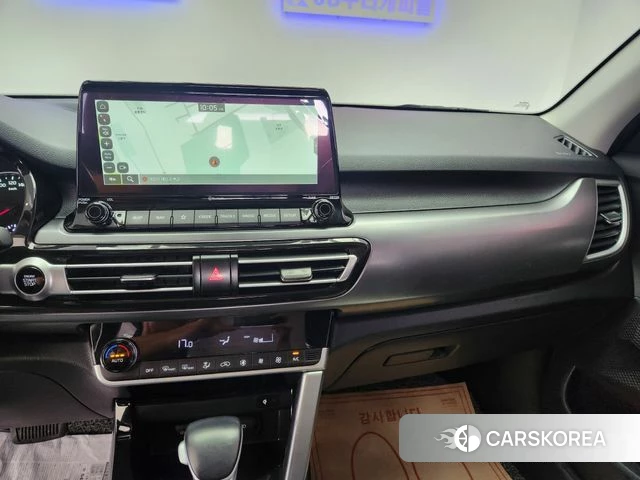 Kia Seltos 2022 Черный из Кореи, фото 6
