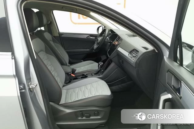 Volkswagen Tiguan X 2021 Темно-серый из Китая, фото 6