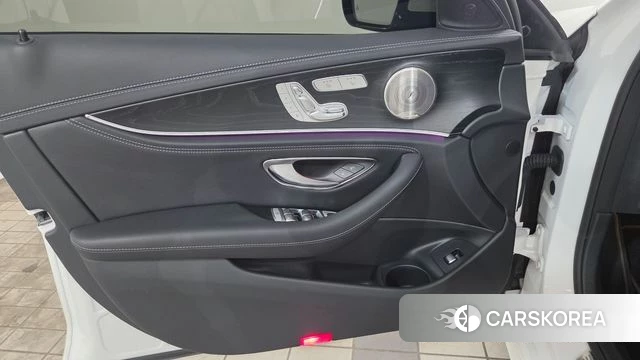 Mercedes-Benz E-Class W213 2022 Белый из Кореи, фото 6