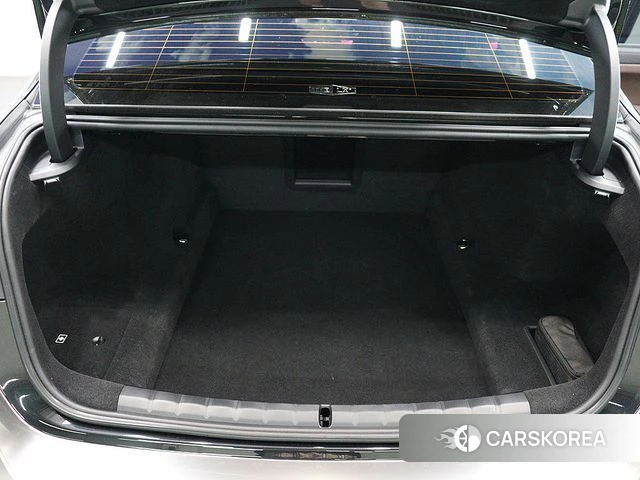 BMW 7 Series (G70) 2023 Черный двухцветный из Кореи, фото 6