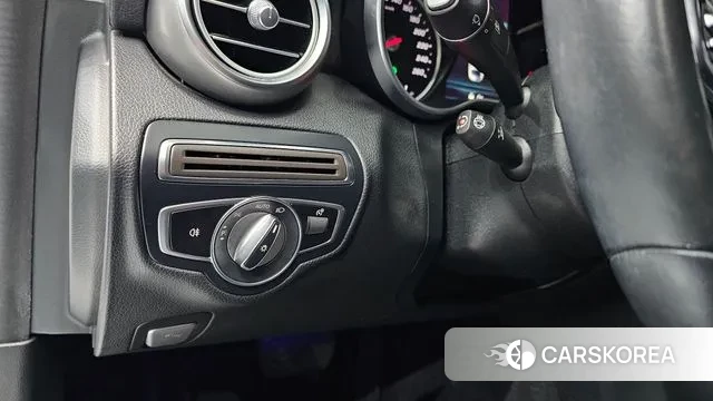 Mercedes-Benz C-Class W205 2019 Белый из Кореи, фото 6