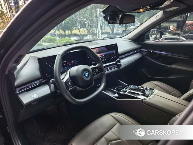 BMW i5 2024 Черный из Китая, фото 6