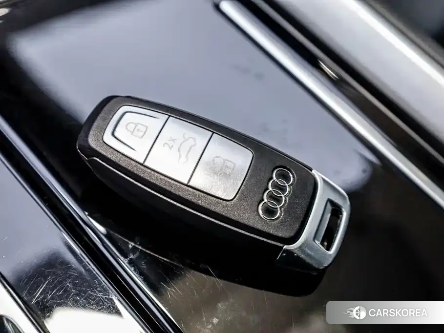 Audi Q6 2024 Черный из Китая, фото 6