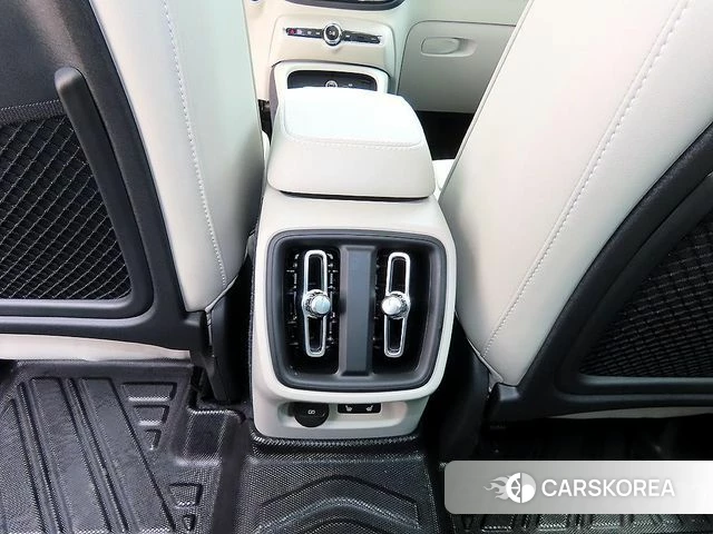 Volvo XC40 2022 Белый из Кореи, фото 6