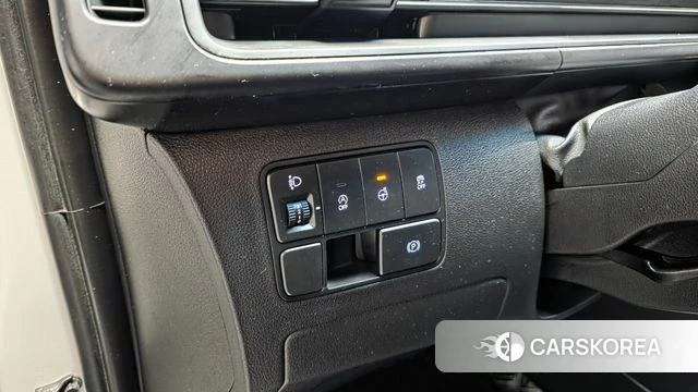 Hyundai Staria 2023 Белый из Кореи, фото 6