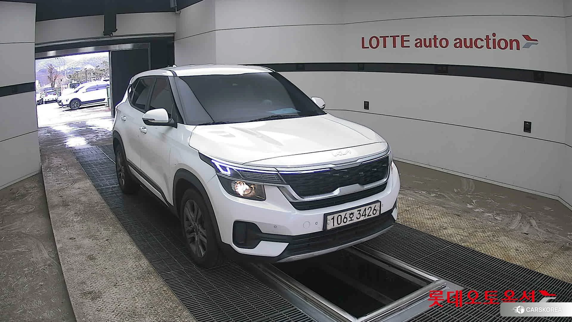 Kia Seltos 2022 Белый из Кореи, фото 6