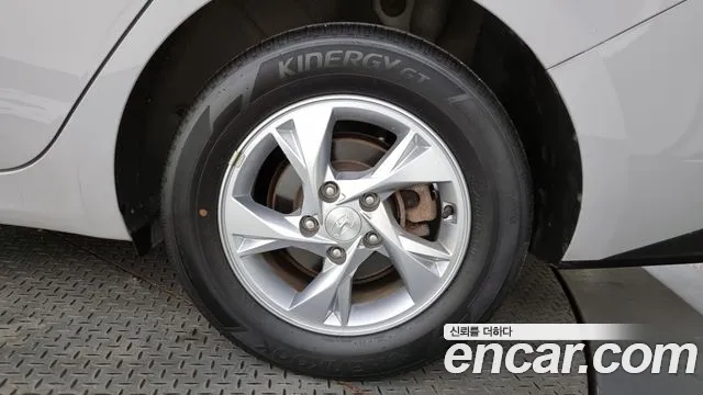 Hyundai Avante (CN7) 2021 Серебристо-серый из Кореи, фото 6