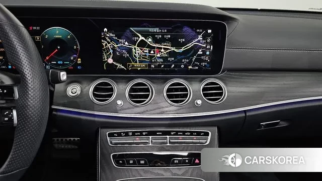 Mercedes-Benz E-Class W213 2022 Белый из Кореи, фото 6