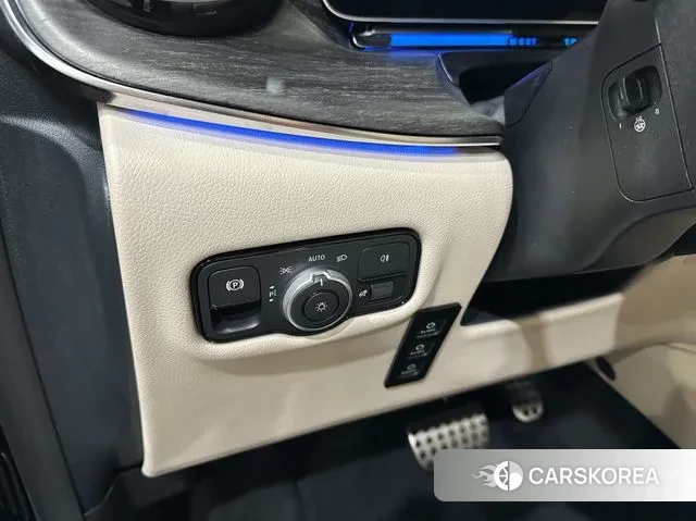 Mercedes-Benz V-Class 2025 Черный из Кореи, фото 6