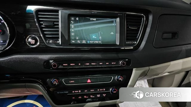 Kia The New Carnival 2019 Серебряный из Кореи, фото 6