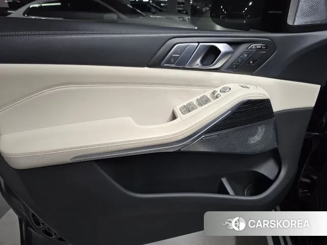 BMW X7 (G07) 2021 Черный из Кореи, фото 6