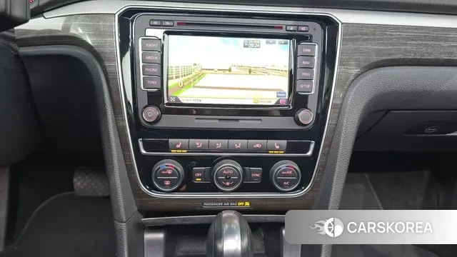 Volkswagen The New Passat 2018 Черный из Кореи, фото 6