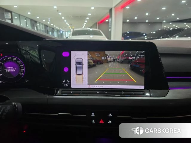 Volkswagen Golf 8th Generation 2023 Белый из Кореи, фото 6
