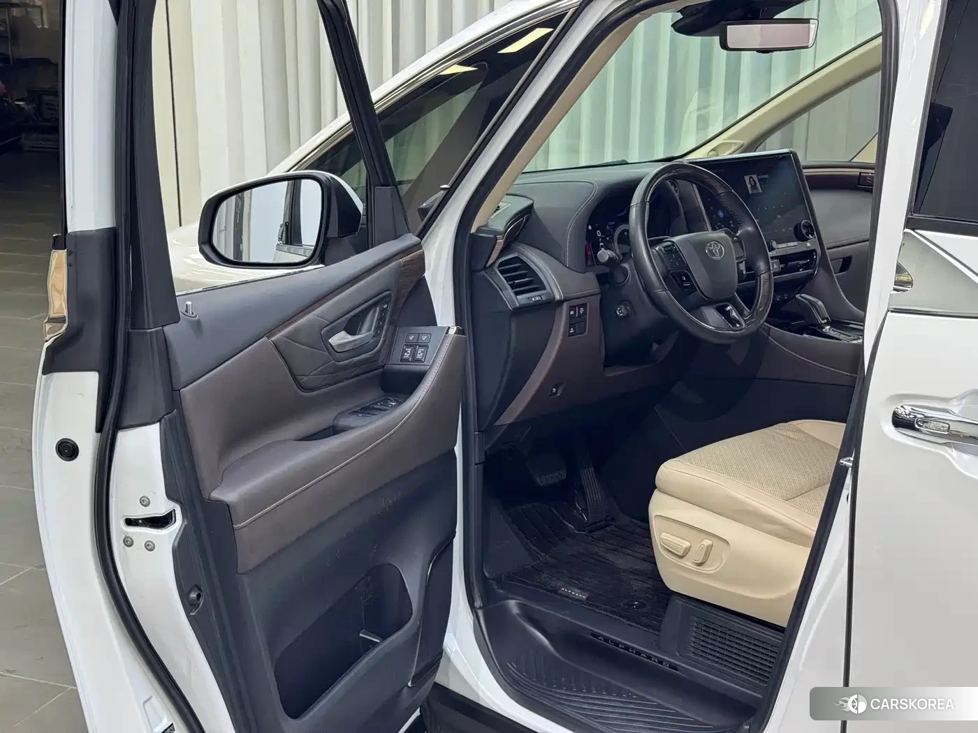 Toyota Elfa 2023 Белый из Китая, фото 6