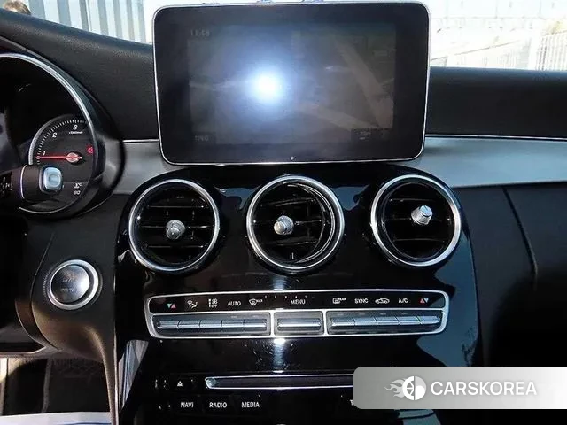 Mercedes-Benz C-Class W205 2018 Белый из Кореи, фото 6