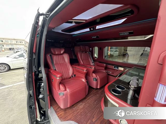 Toyota Hiace 2023 Черный из Китая, фото 6