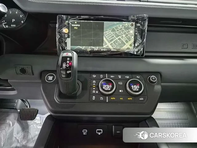 Land Rover Defender (L663) 2024 Белый из Кореи, фото 6