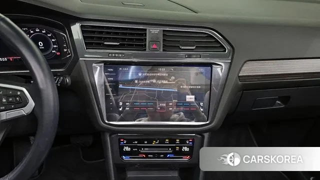 Volkswagen Tiguan Allspace 2022 Белый из Кореи, фото 6