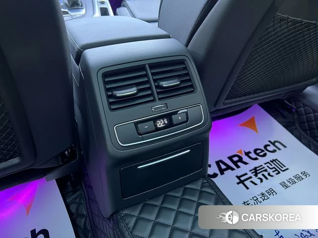 Audi A4L 2021 Темно-серый из Китая, фото 6