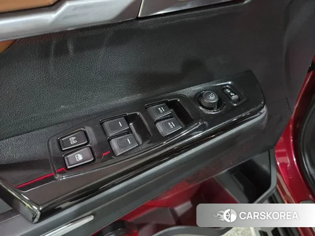 Ssangyong Torres 2022 Красный из Кореи, фото 6