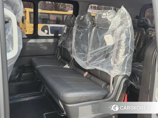 Hyundai Staria 2025 Серебристо-серый из Кореи, фото 6