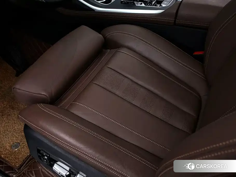 BMW X7 2020 Черный из Китая, фото 6