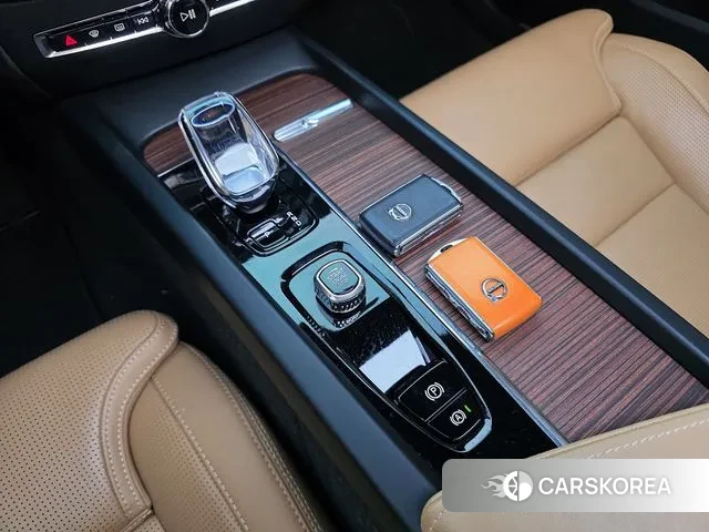 Volvo V60 Cross-Country 2nd Generation 2022 Белый из Кореи, фото 6