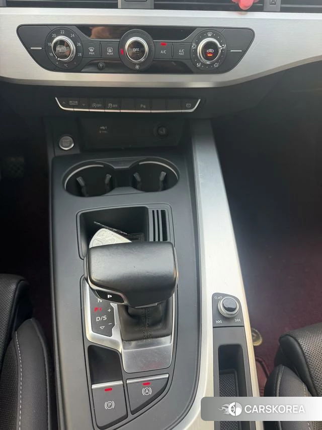 Audi A4L 2021 Темно-серый из Китая, фото 6