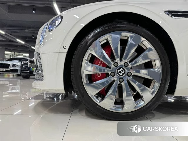 Bentley Flying Spur 3rd Generation 2021 Белый из Кореи, фото 6