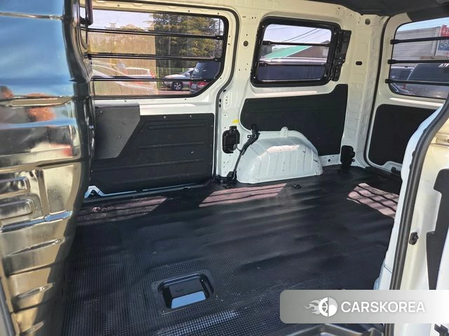 Hyundai Staria 2024 Белый из Кореи, фото 6