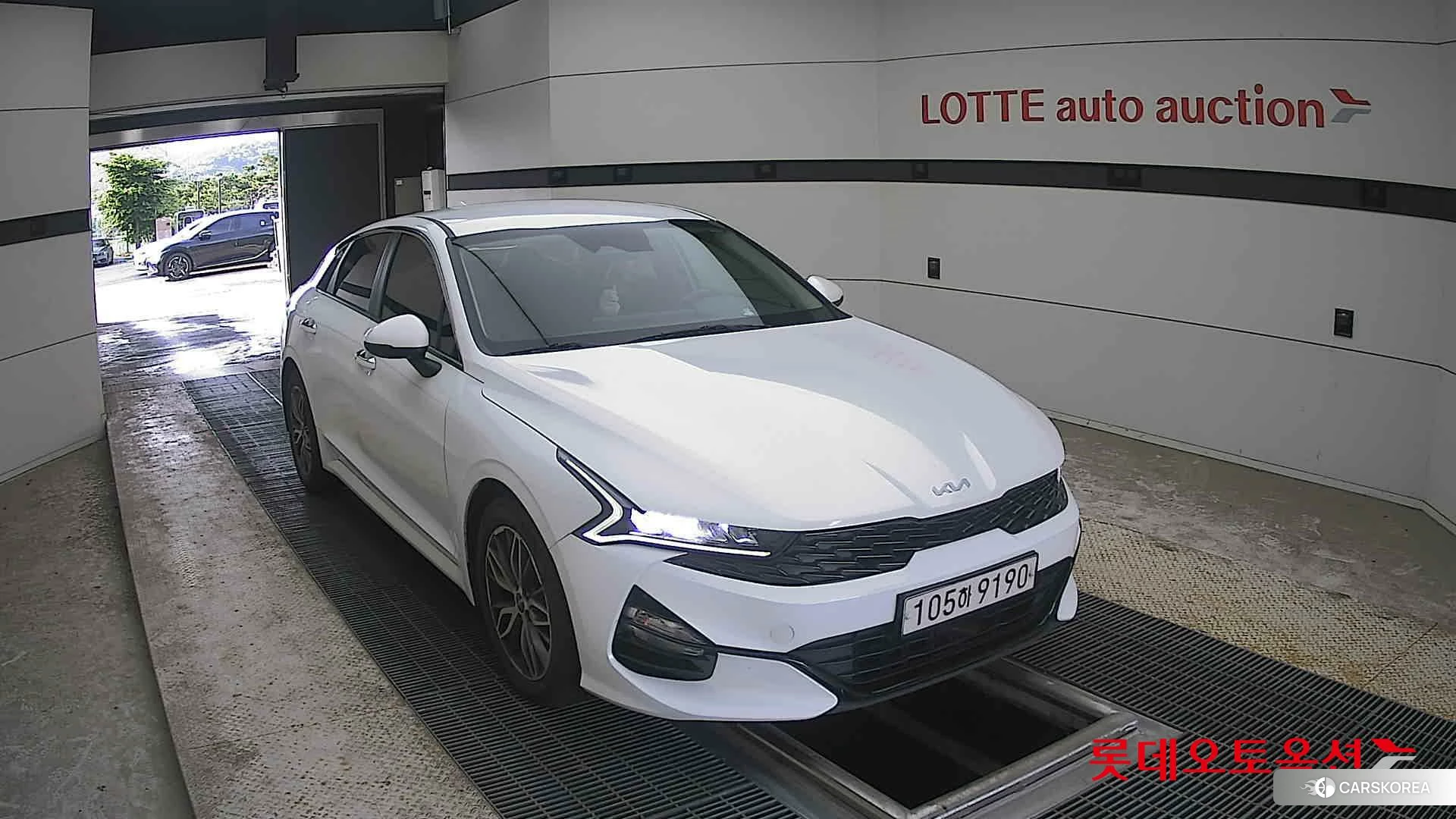 Kia K5 2022 Белый из Кореи, фото 6